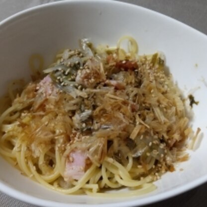 余っていたベーコンも追加してみました♪
高菜の旨味がパスタと絡まって美味しいですね＾＾
ごちそうさまでした。